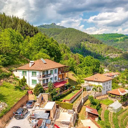 빌라 хаджиевата къща 스몰랸