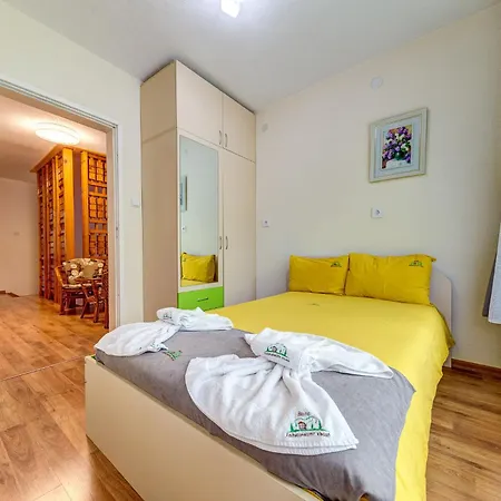 хаджиевата къща